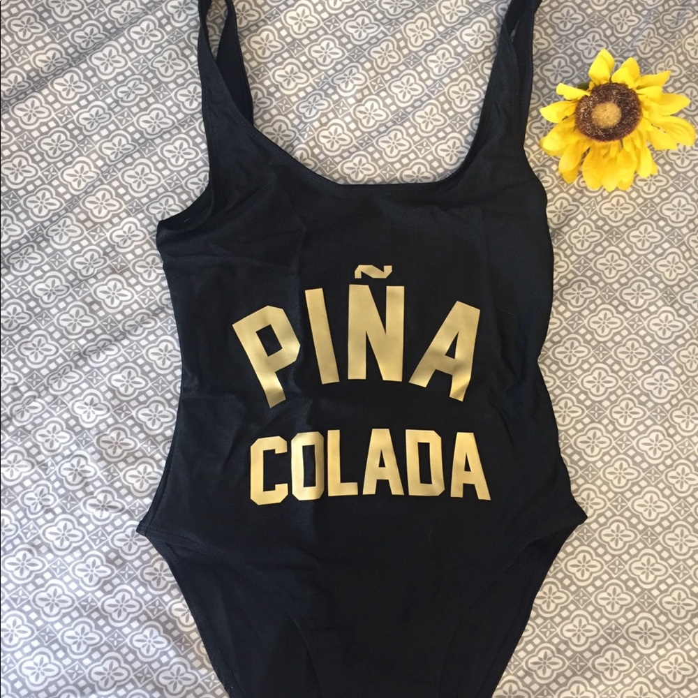 🧜🏼‍♀️NWOT “Pina Colada” one piece baiting suit